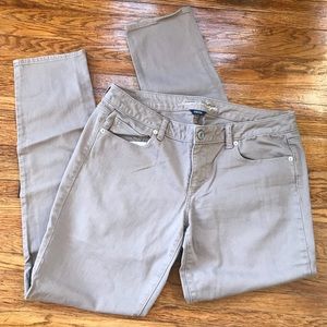 American Eagle Taupe/Tan Skinny Jeans in Long.